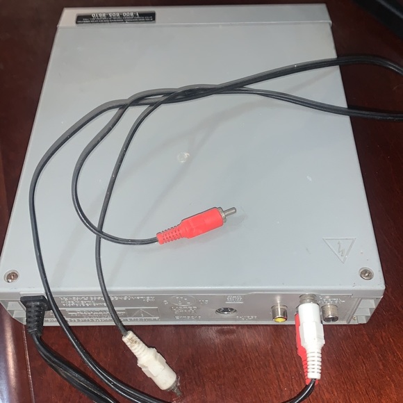 Magnavox DVD player - Picture 3 of 3